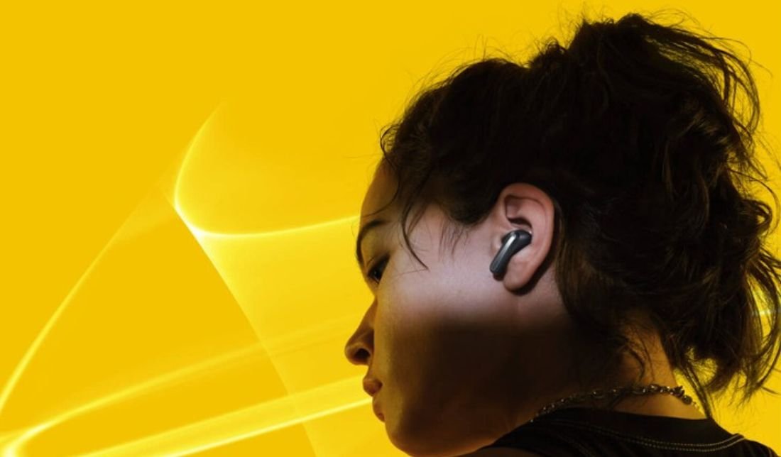 نحوه قرارگیری هندزفری بلوتوثی شیائومی Redmi Buds 5 در گوش انسان