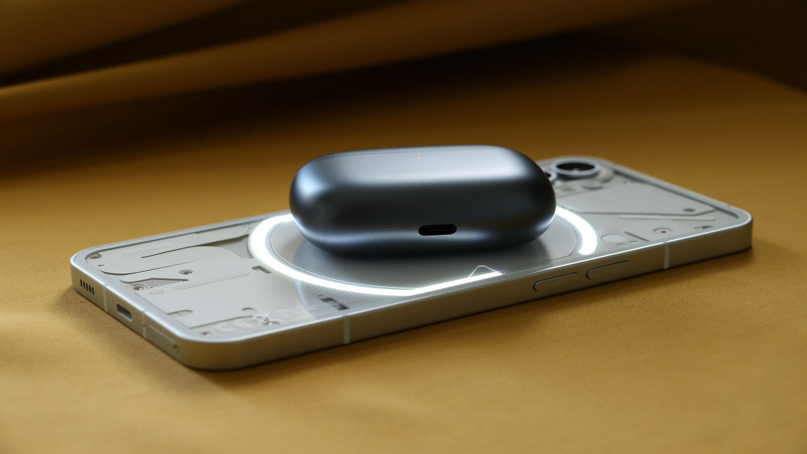 ناتینگ فون 1