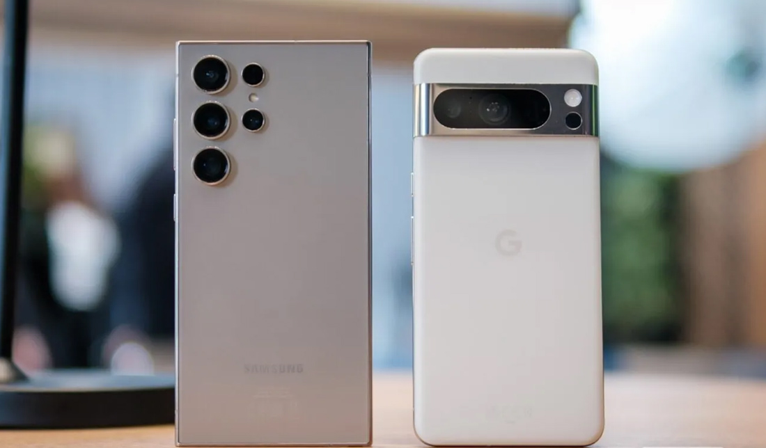 دو گوشی سامسونگ ‏s24‎‏ اولترا و پیکسل 8 پرو در کنار هم