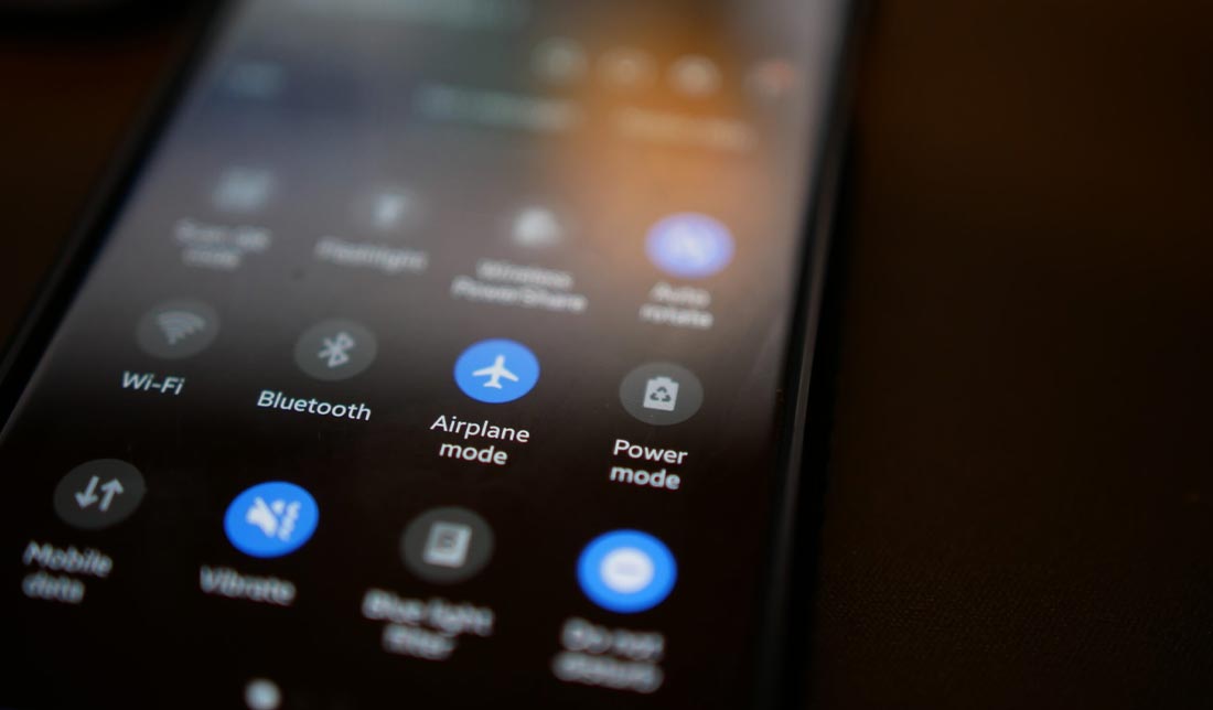 فعال کردن حالت پرواز  برای جلوگیری از خالی‌شدن باتری