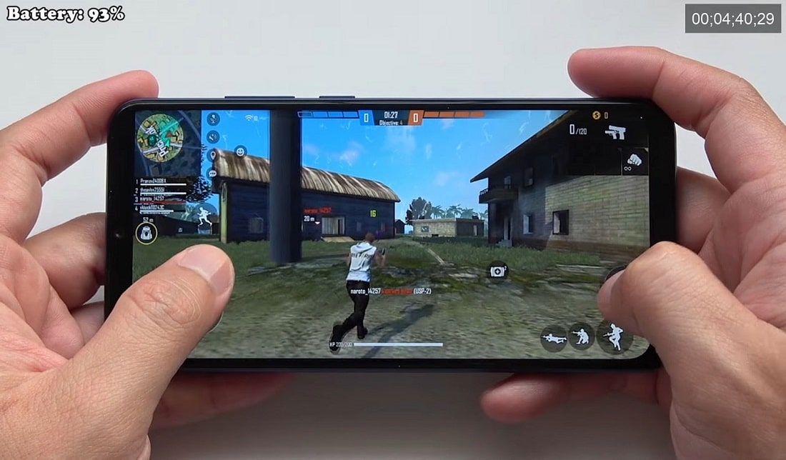 تصویر نمایشگر گوشی گلکسی A03 Core در حال اجرای بازی