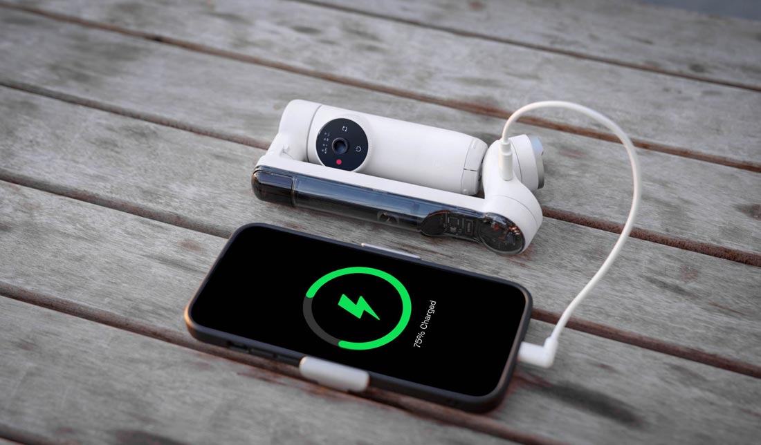 پاوربانک متصل به گوشی برای جلوگیری از خالی‌شدن باتری