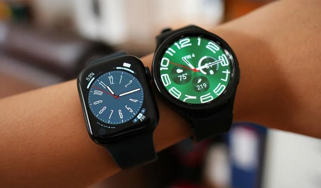 نمایش ساعت هوشمند اپل سری 8 و سامسونگ گلکسی 6 کلاسیک بر روی دست انسان از نزدیک