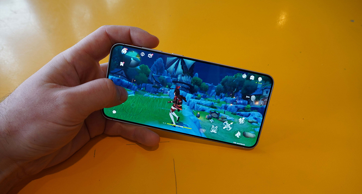 نمایش کیفیت اجرای بازی گنشن ایمپکت روی گوشی سامسونگ گلکسی S24 پلاس