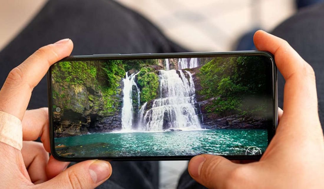 نمایشی از کیفیت صفحه‌نمایش گوشی شیائومی ردمی 12c