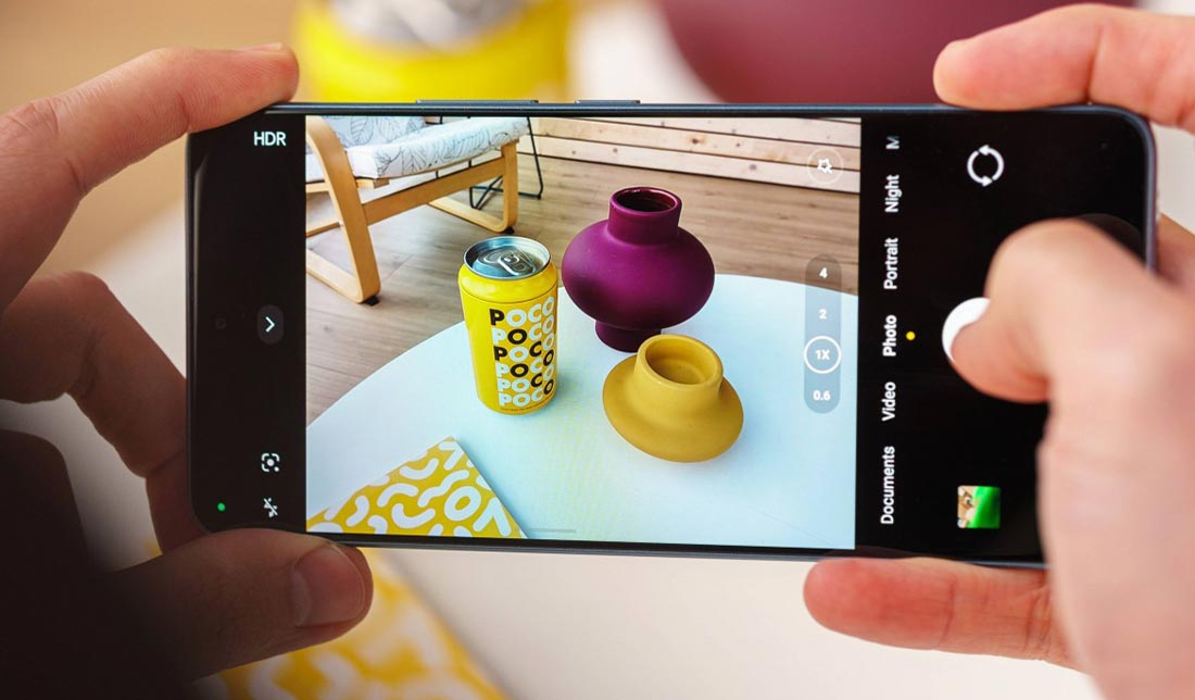 نمایش کیفیت عکس‌برداری گوشی شیائومی پوکو x6 از نزدیک در دست انسان