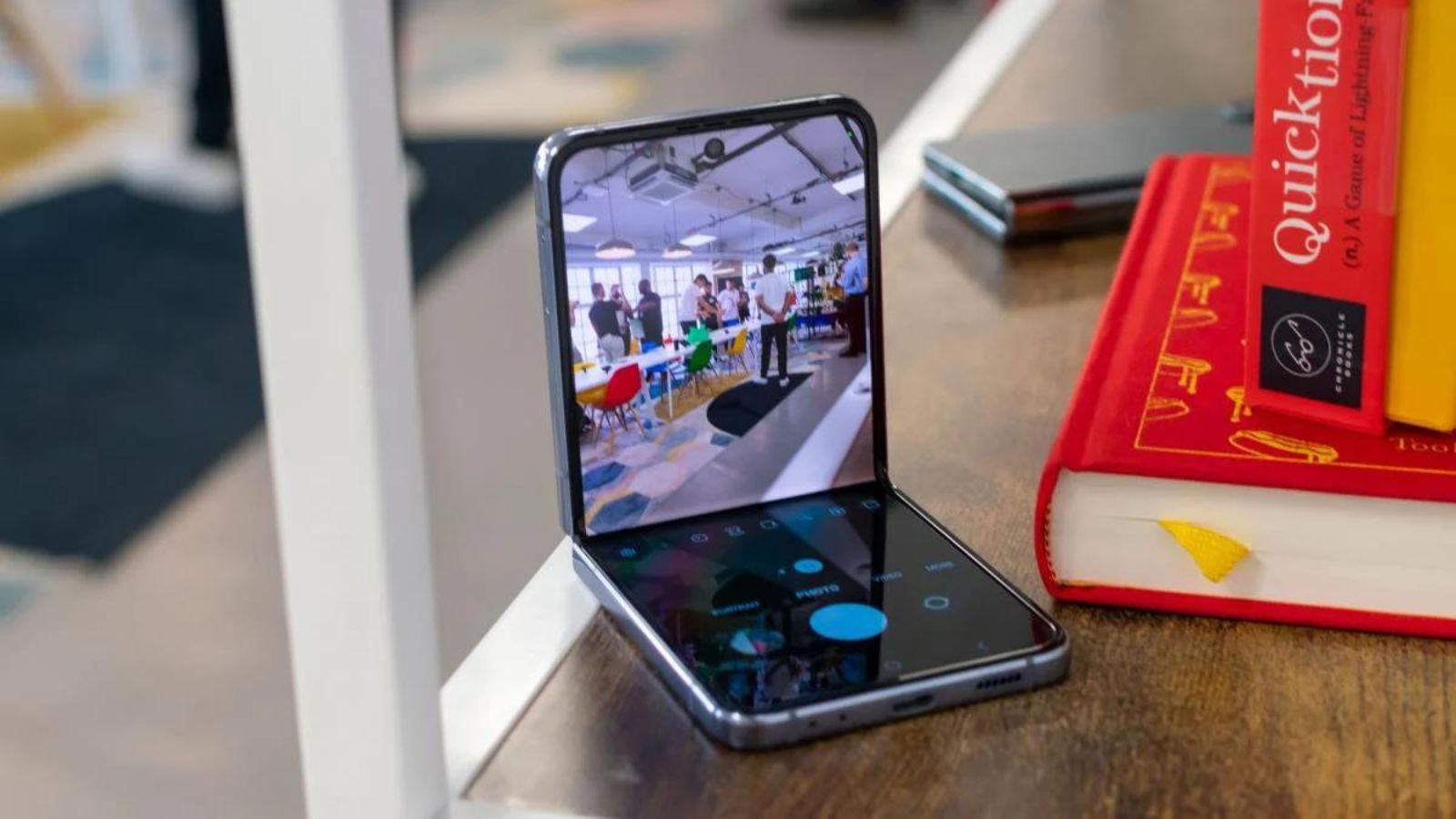 معرفی و بررسی گوشی سامسونگ Galaxy Z Flip 4 5g