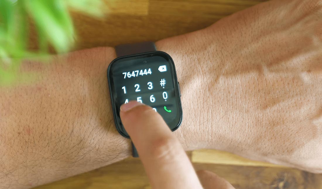 صفحه‌کلید برای شماره‌گیری در ساعت هوشمند Amazfit BIP 5 