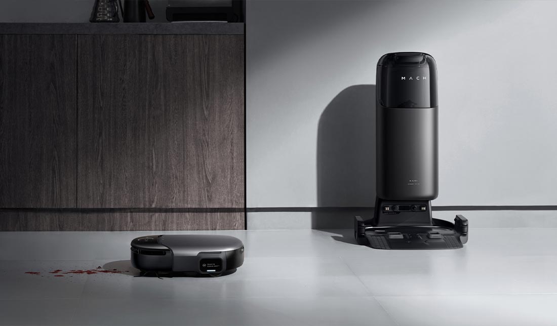 نمایش یک جاروبرقی رباتیک که ایستگاه مخصوص دارد