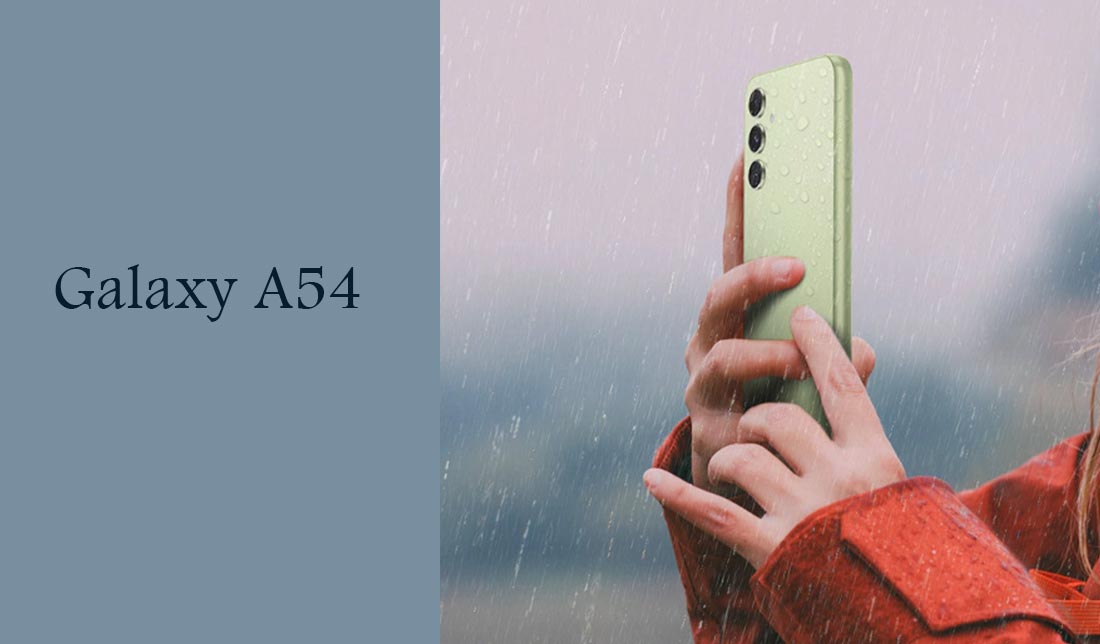 نمایی هنری از گوشی گلکسی A54 در کنار نمایش اسم گوشی