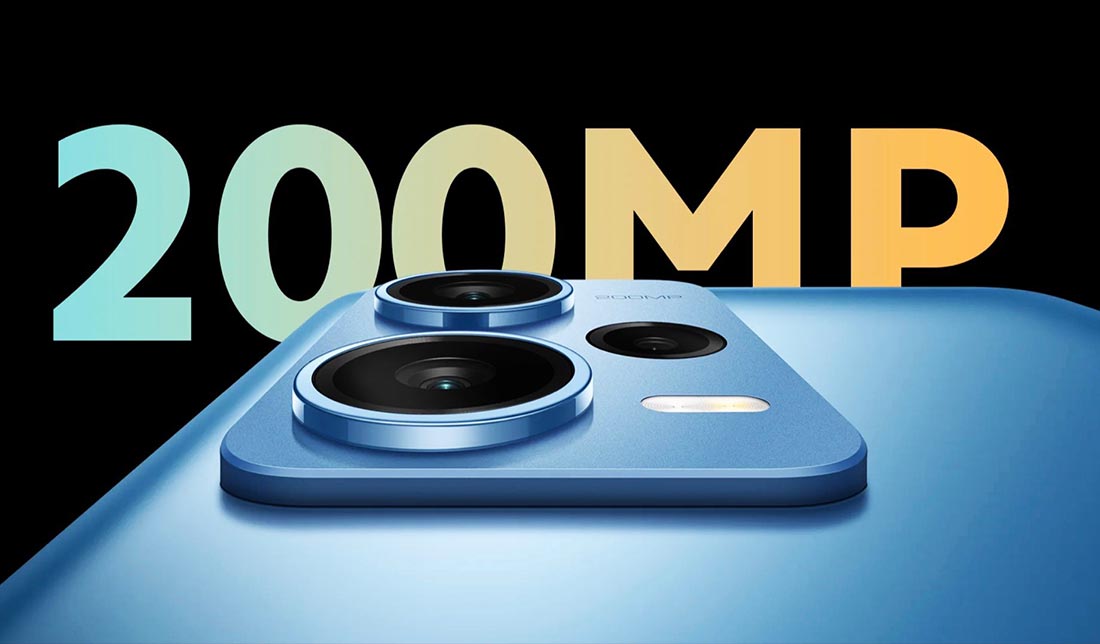 نمای خیلی نزدیک گوشی پوکو X6 پرو  در کنار نمایش مگاپیکسل دوربین