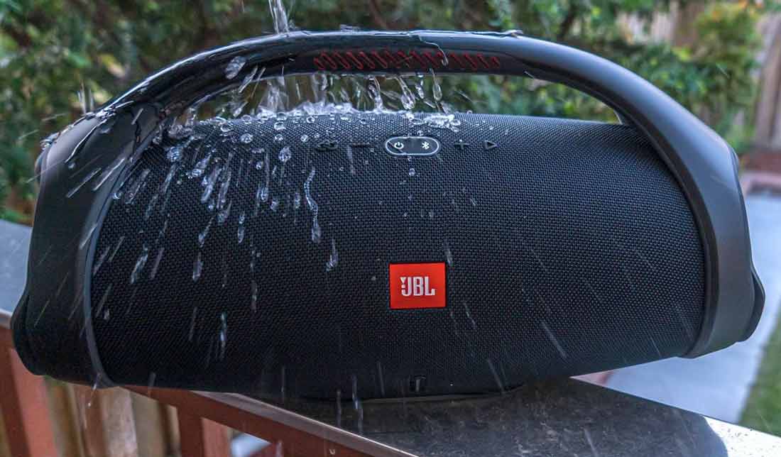ضد آب بودن  اسپیکر JBL BoomBox 3