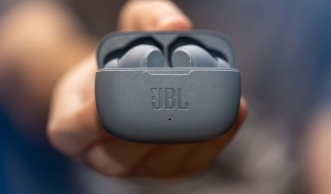 نمای نزدیک هندزفری بلوتوثی جیبیال Wave 200