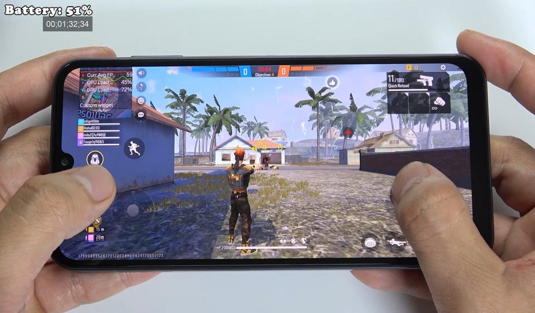 تصویر نمایشگر گوشی گلکسی A25 در حال اجرای بازی