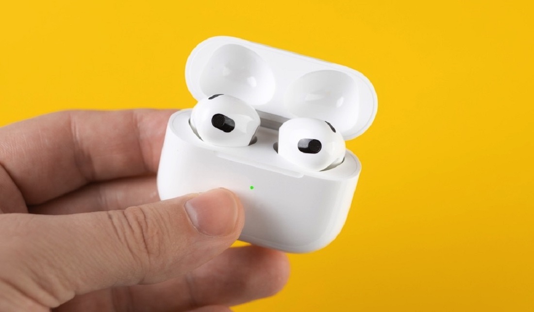 هدفون اپل ایرپاد 3 به همراه کیس