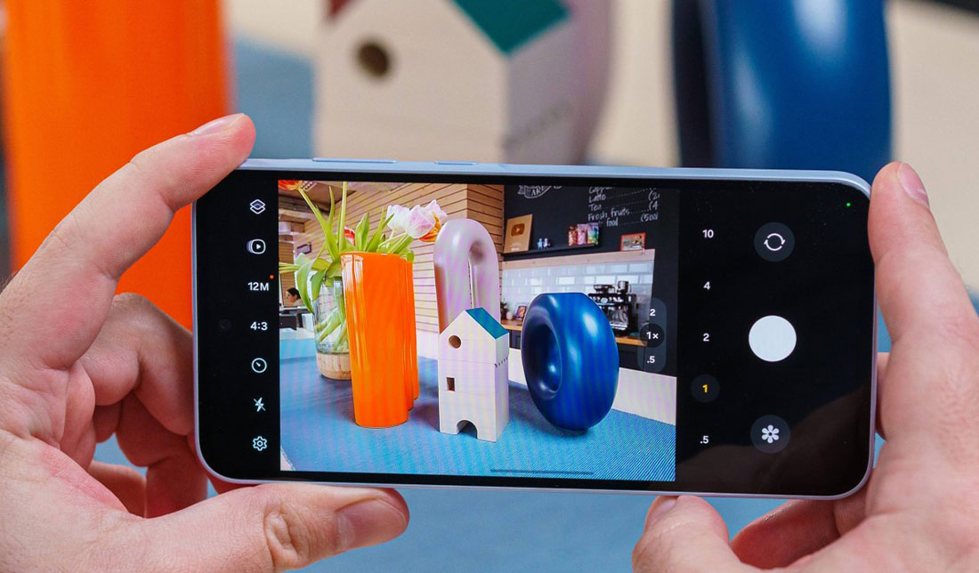 نمایش کیفیت دوربین گوشی گلکسی A35 از نمای نزدیک