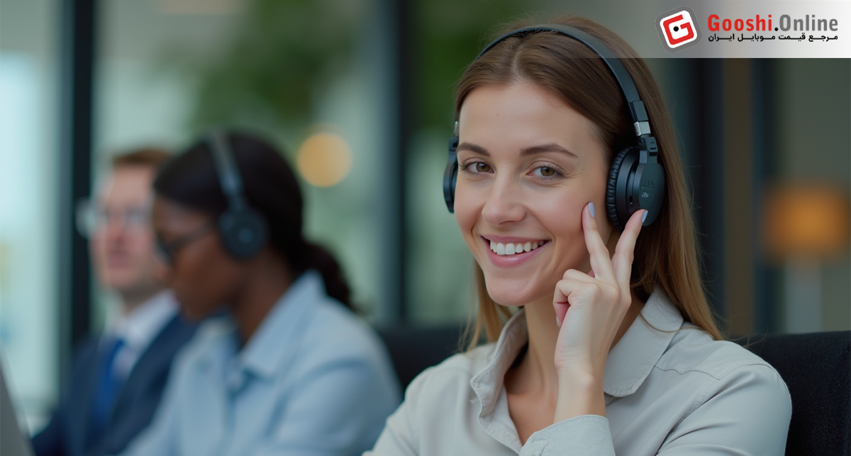 نمایش یک شخص در حال استفاده از هدفون در محیط کار