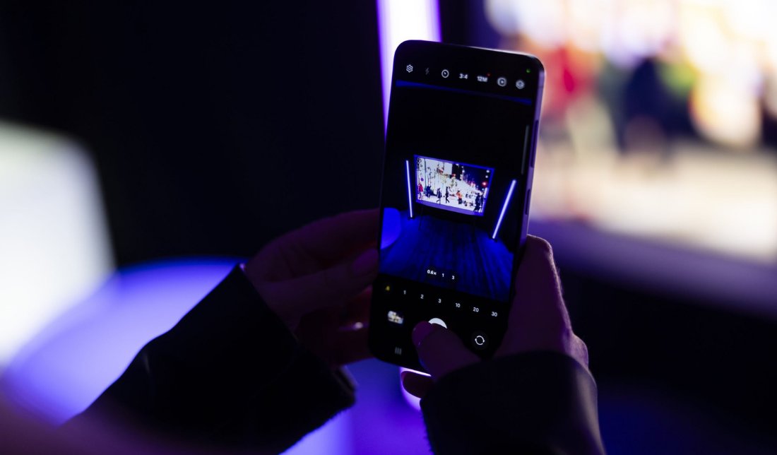 نمایش کیفیت دوربین گوشی گلکسی S24 پلاس در عکاسی در نور کم