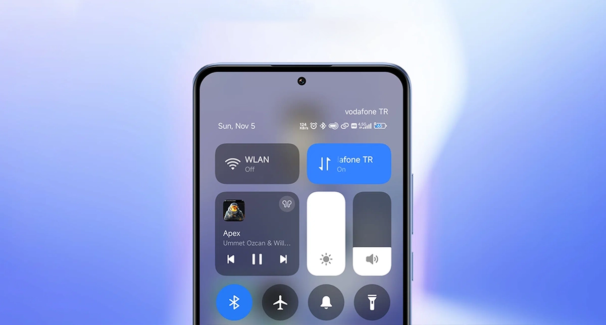 نمایی از رابط کاربری HyperOS در گوشی شیائومی