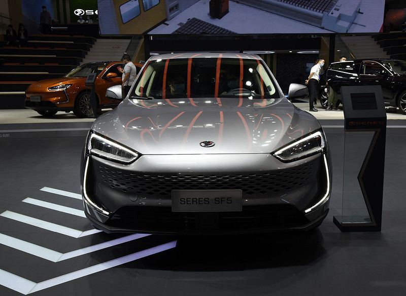 هوآوی از اولین خودروی خود رونمایی کرد