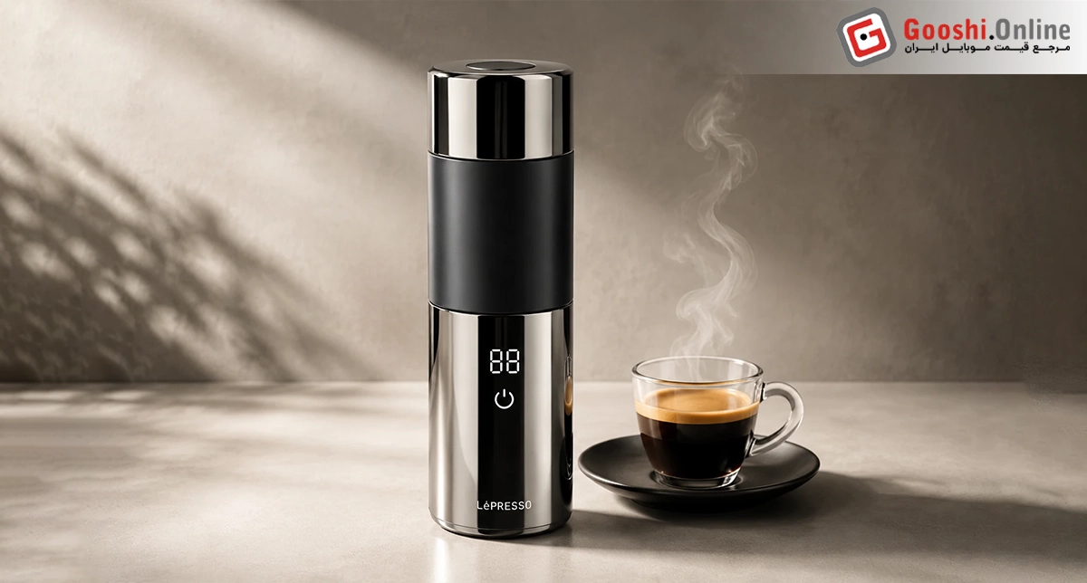 نمایی از اسپرسوساز Quickbrew در کنار فنجان قهوه