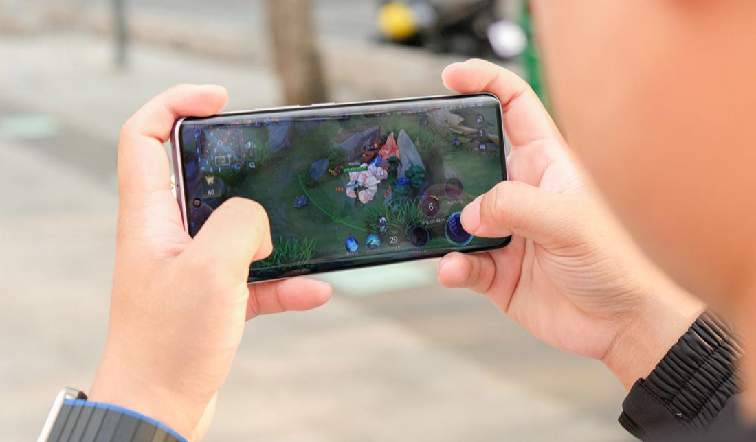نمایش کیفیت پردازنده گوشی Xiaomi ردمی نوت 13 پرو پلاس در بازی از نمای نزدیک